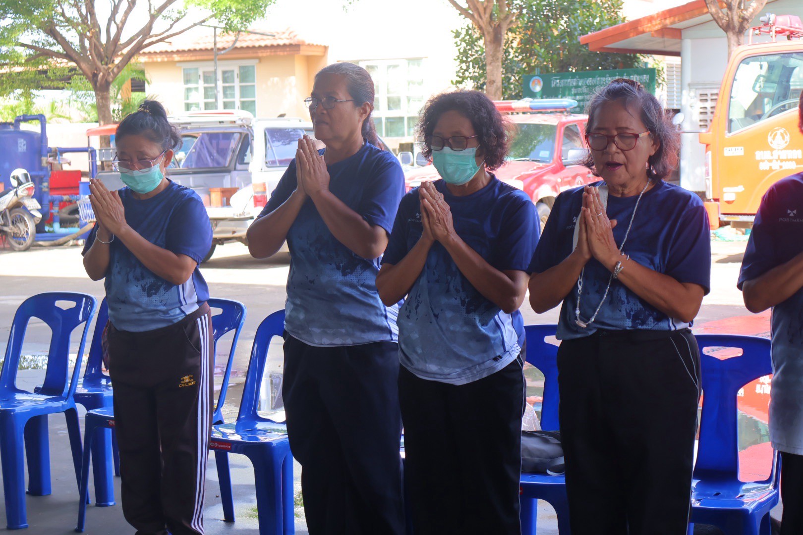 วันพุธที่ 1 ตุลาคม 2568 เวลา 09.00 น. 
องค์การบริหารส่วนตำบลสายทอง ได้เปิดการเรียนการสอนของโรงเรียนผู้สูงอายุตำบลสายทอง ซึ่งได้มีกิจกรรมสันทนาการสำหรับผู้สูงอายุ ณ บริเวณโดมด้านหลังที่ทำการองค์การบริหารส่วนตำบลสายทอง และโรงเรียนผู้สูงอายุตำบลสายทอง ขอขอบคุณ คุณคารม ภู่ระหงษ์ และคุณพิกุล ทองประไพ ที่ได้สนับสนุนอาหาร ให้กับนักเรียนผู้สูงอายุในครั้งนี้