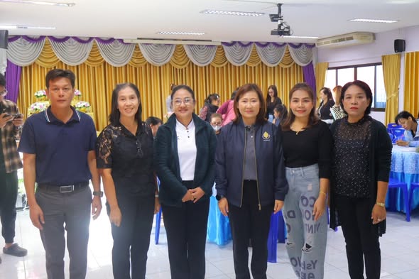 ร่วมส่งมอบหีบบัตรและอุปกรณ์การเลือกตั้งสมาชิกสภาองค์การบริหารส่วนตำบลสายทอง และนายกองค์การบริหารส่วนตำบลสายทอง