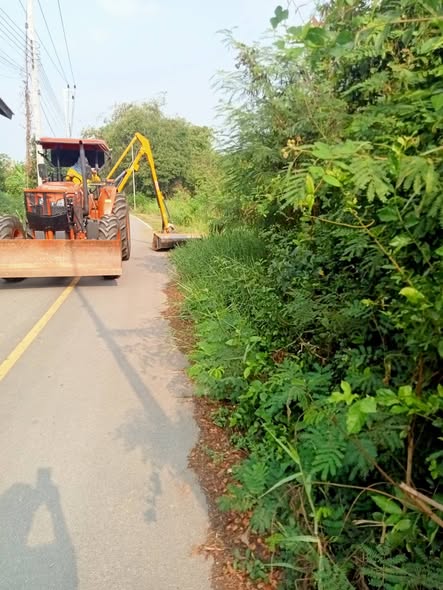 🚜🌿 จัดระเบียบภูมิทัศน์ เพื่อถนนที่ปลอดภัยและน่าใช้